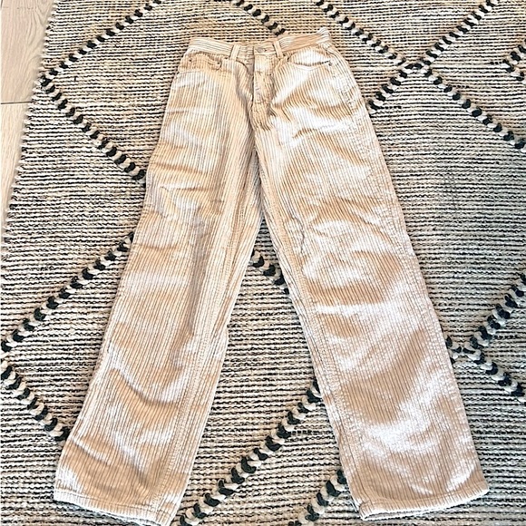 UO/BDG,Size 25, High-Rise, Baggy Fit,Excellent Condition, Fall/Winter,Corduroy - Picture 1 of 10